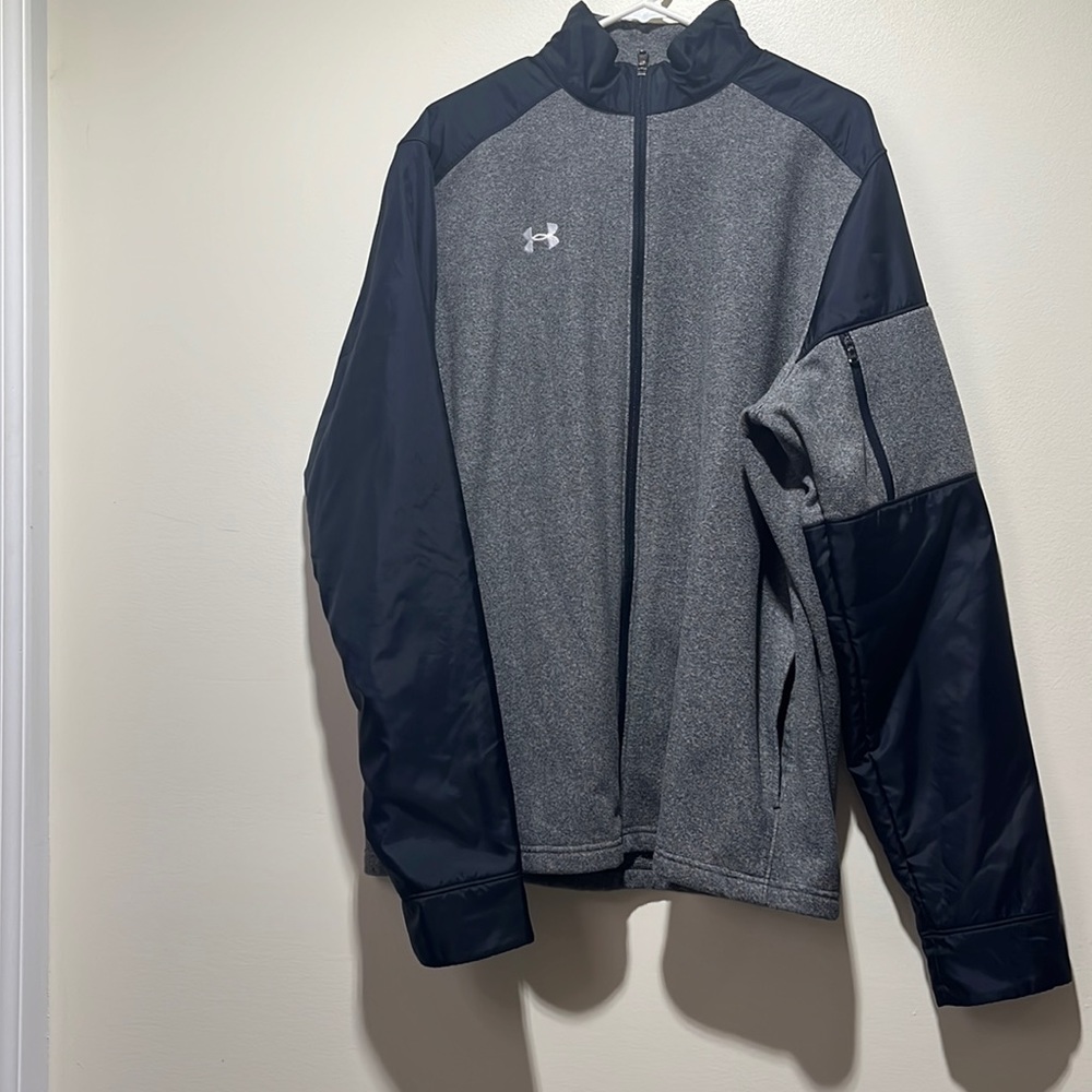 Under Armour XL/TG/EG Gray and Black Jacket